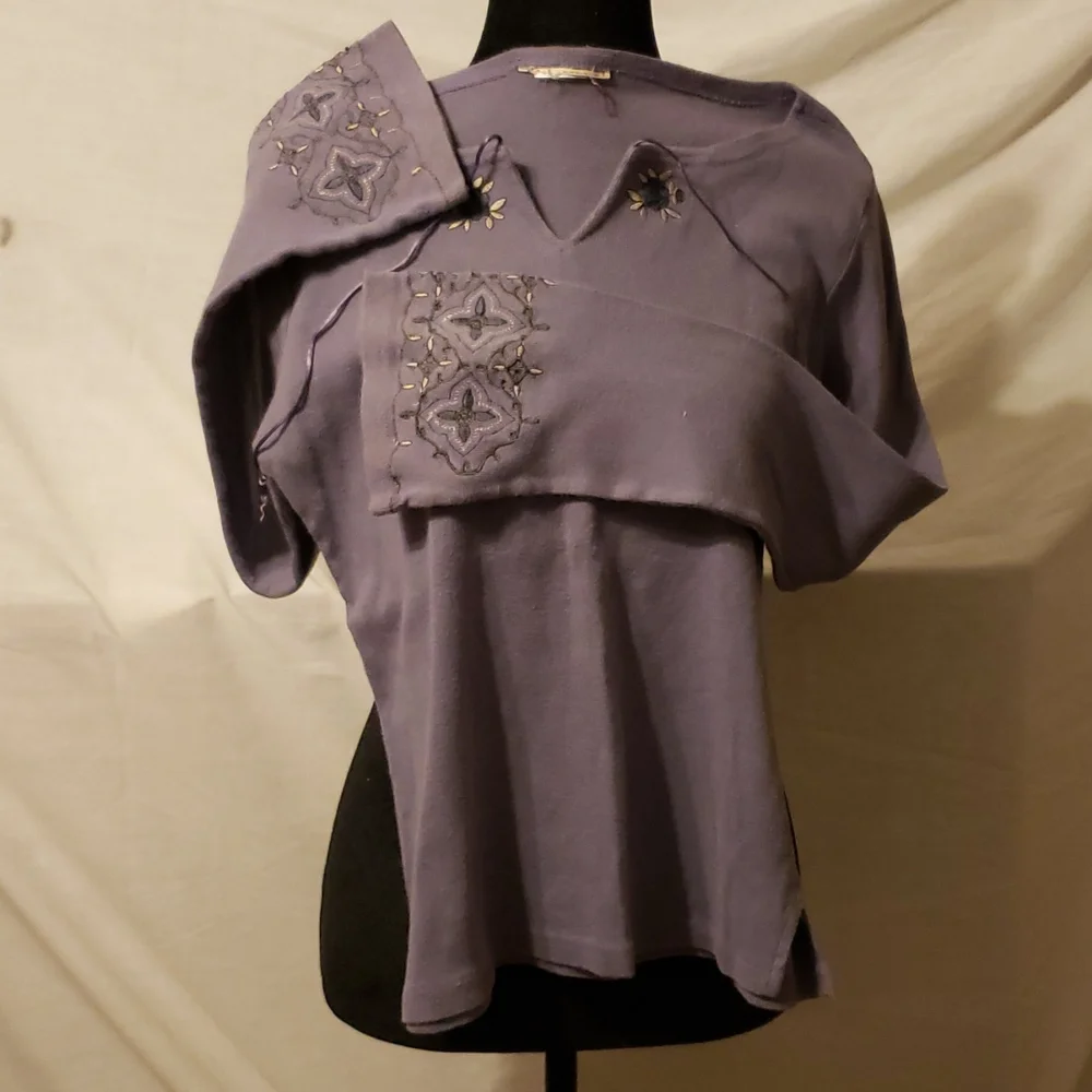 Purple embroidered bell shaped long sleeves with front tie - Picture 4 of 4